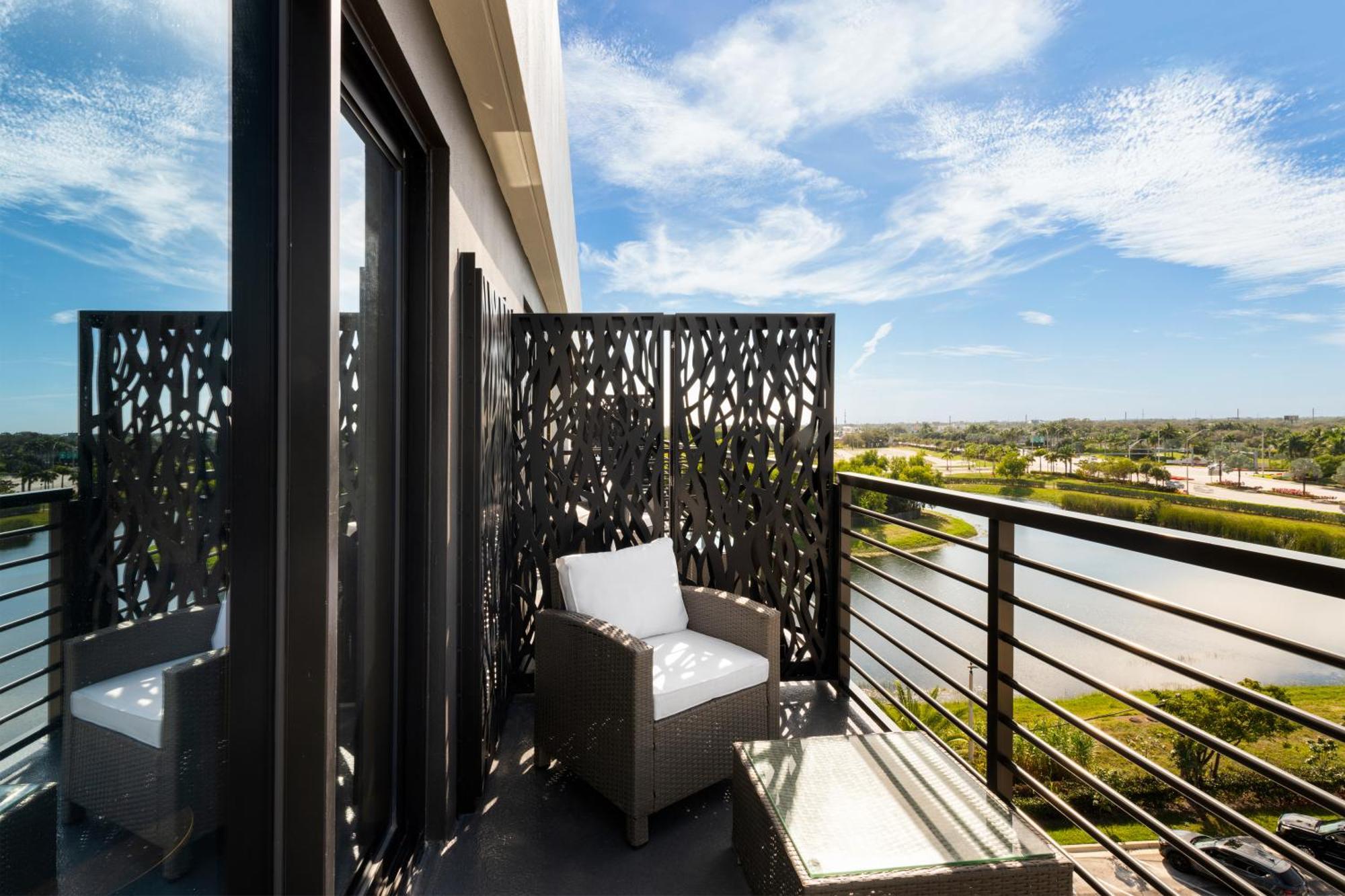 Dolce By Wyndham Hollywood Hotel Bagian luar foto