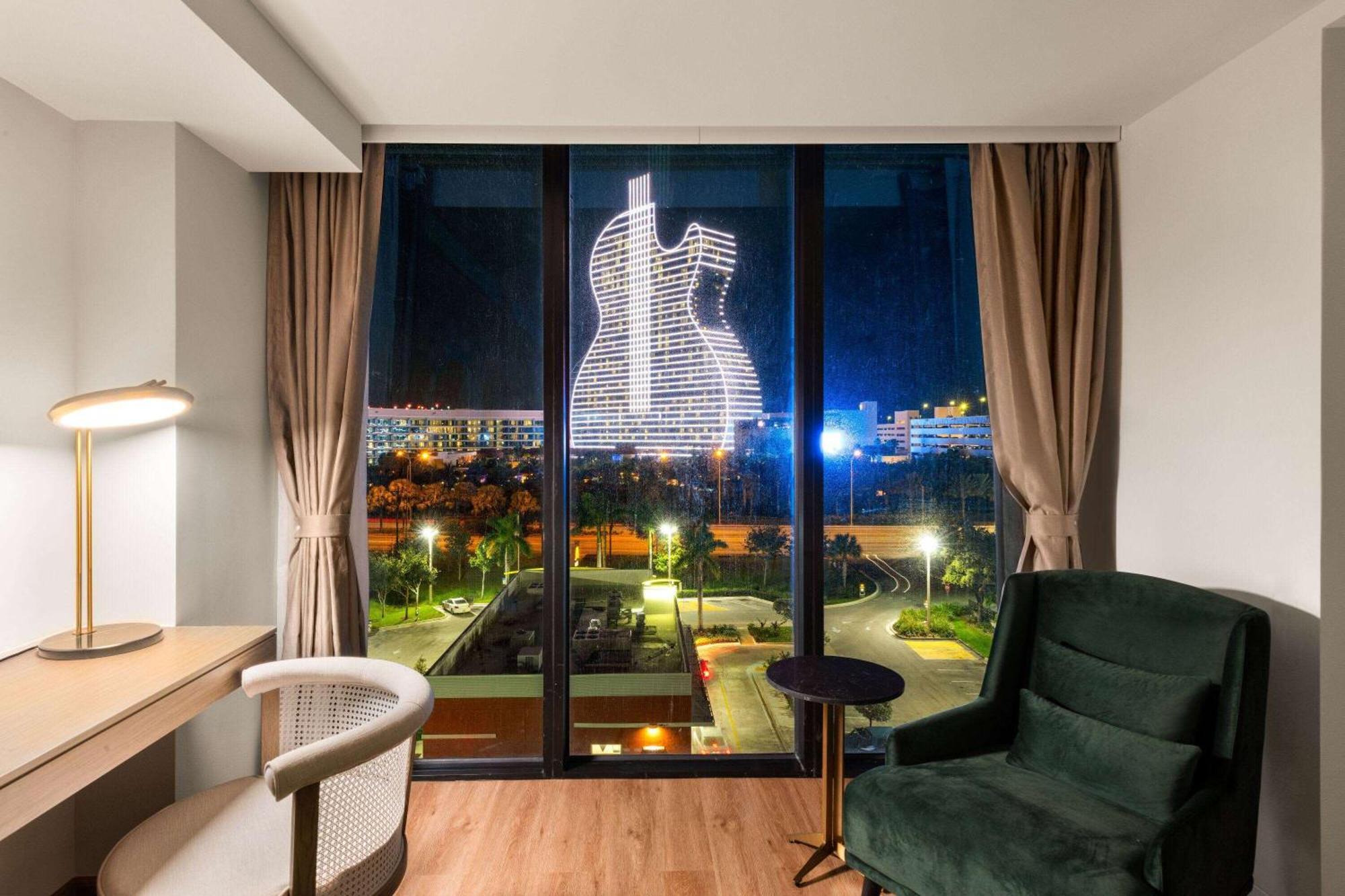 Dolce By Wyndham Hollywood Hotel Bagian luar foto