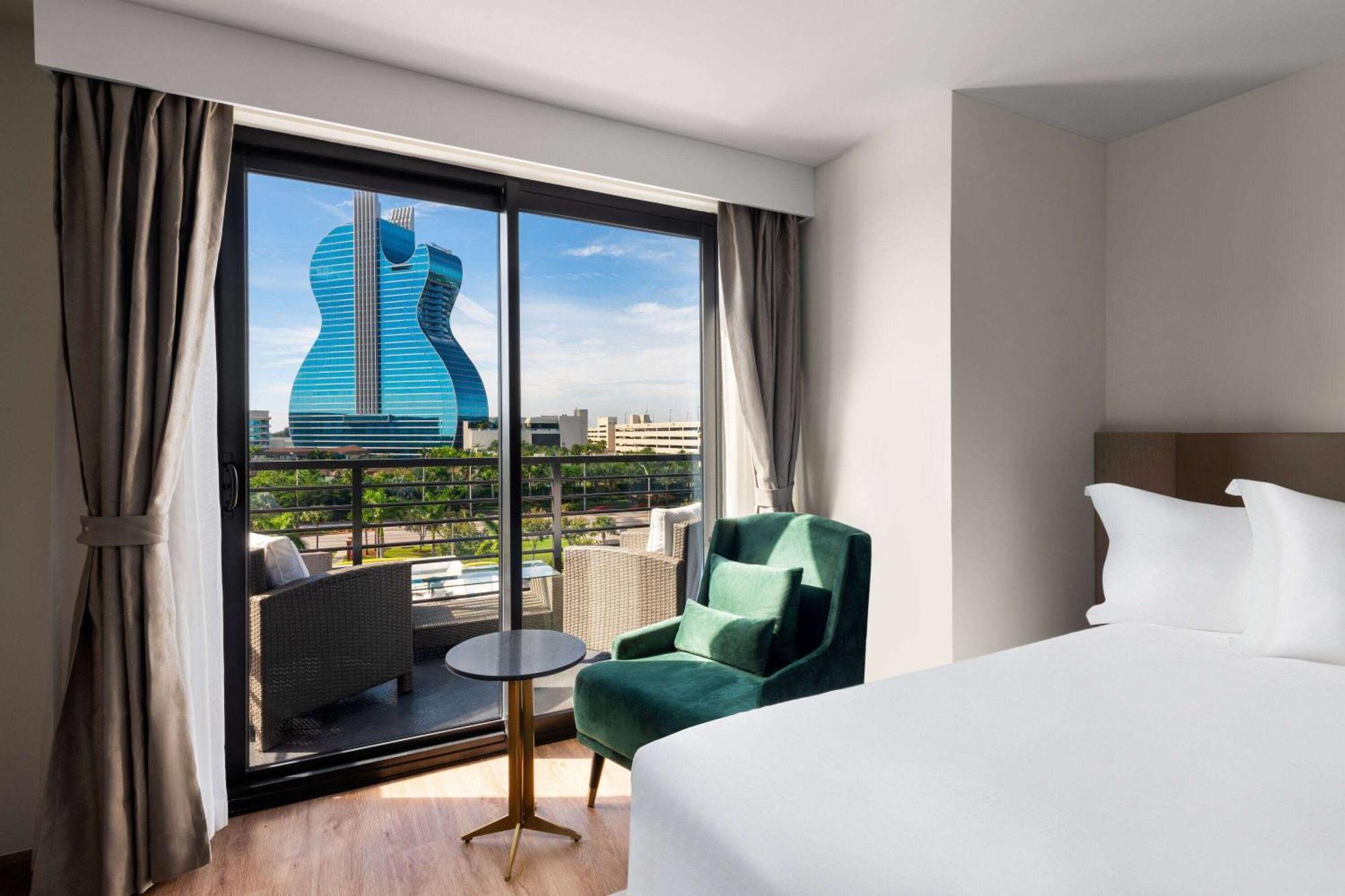 Dolce By Wyndham Hollywood Hotel Bagian luar foto