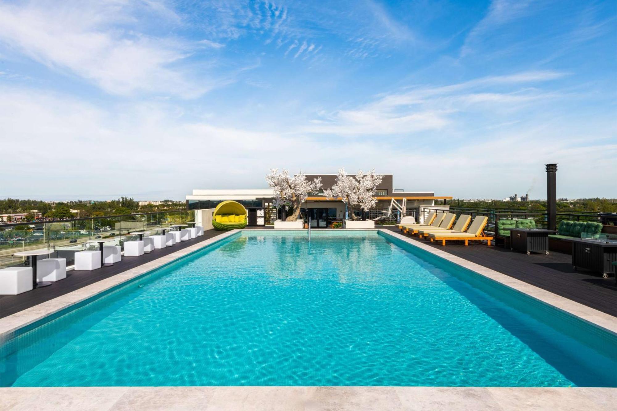 Dolce By Wyndham Hollywood Hotel Bagian luar foto